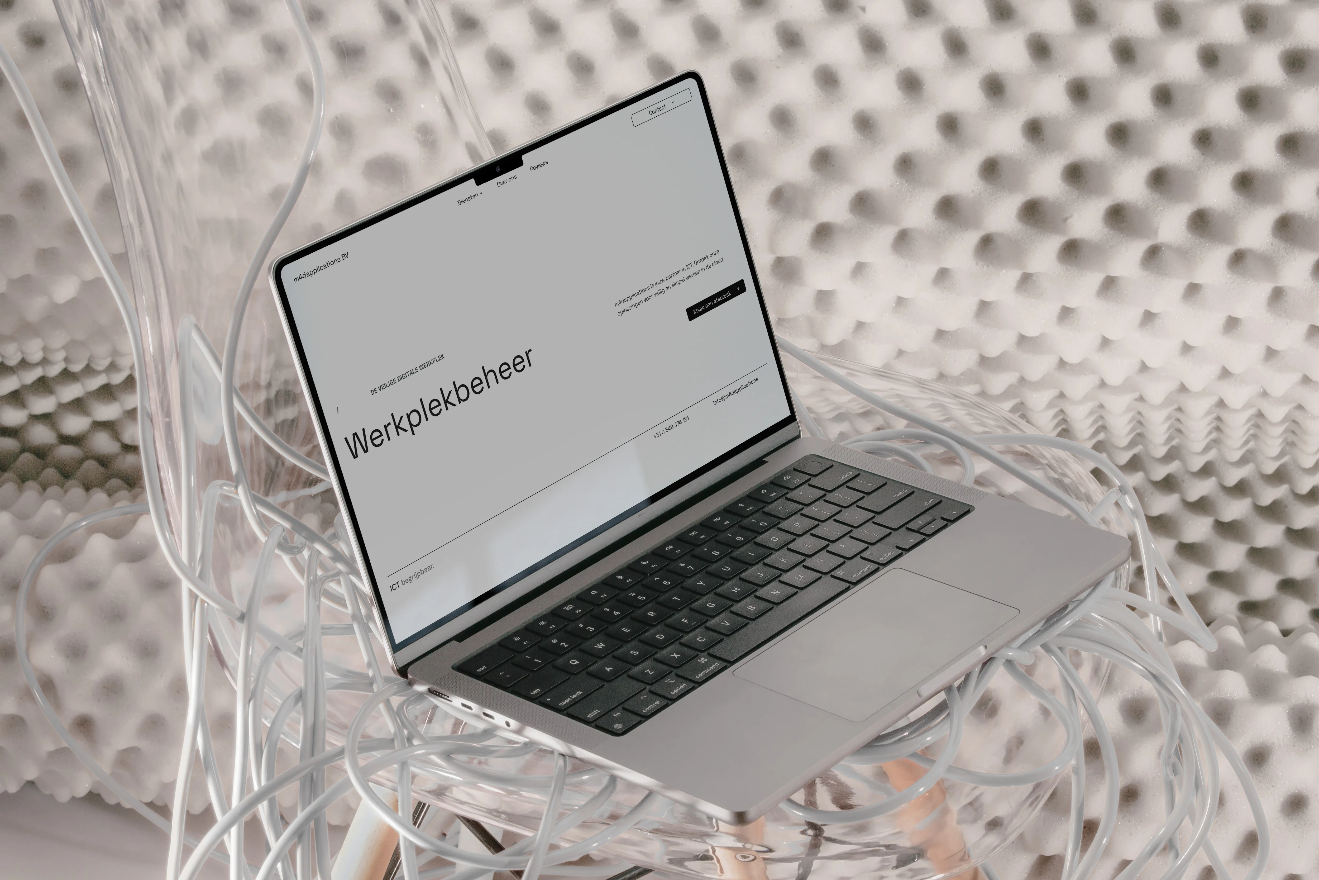 Webdesign m4dapplications header - design by SocialTrustLabs