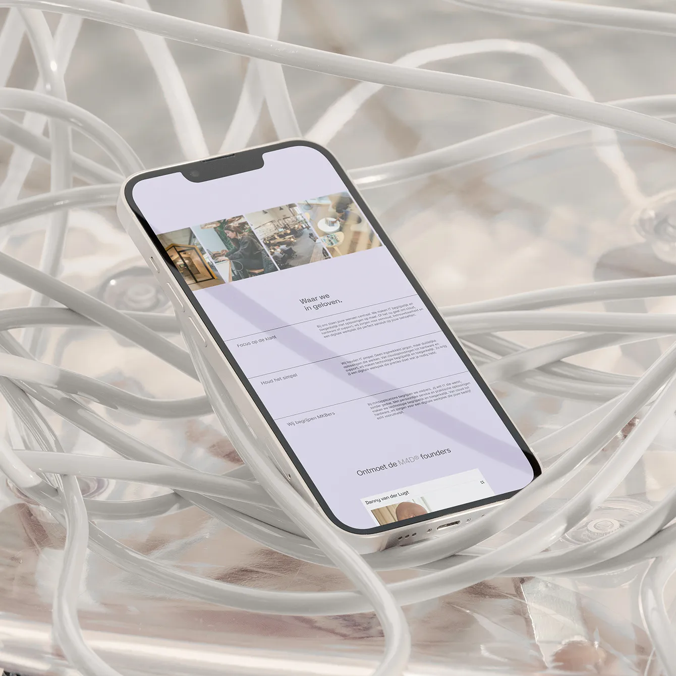 Webdesign m4dapplications, mobile design about us - design by SocialTrustLabs